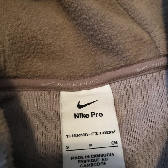 Nike Therma Fit Woman’s Nike Set - Picture 2 of 9